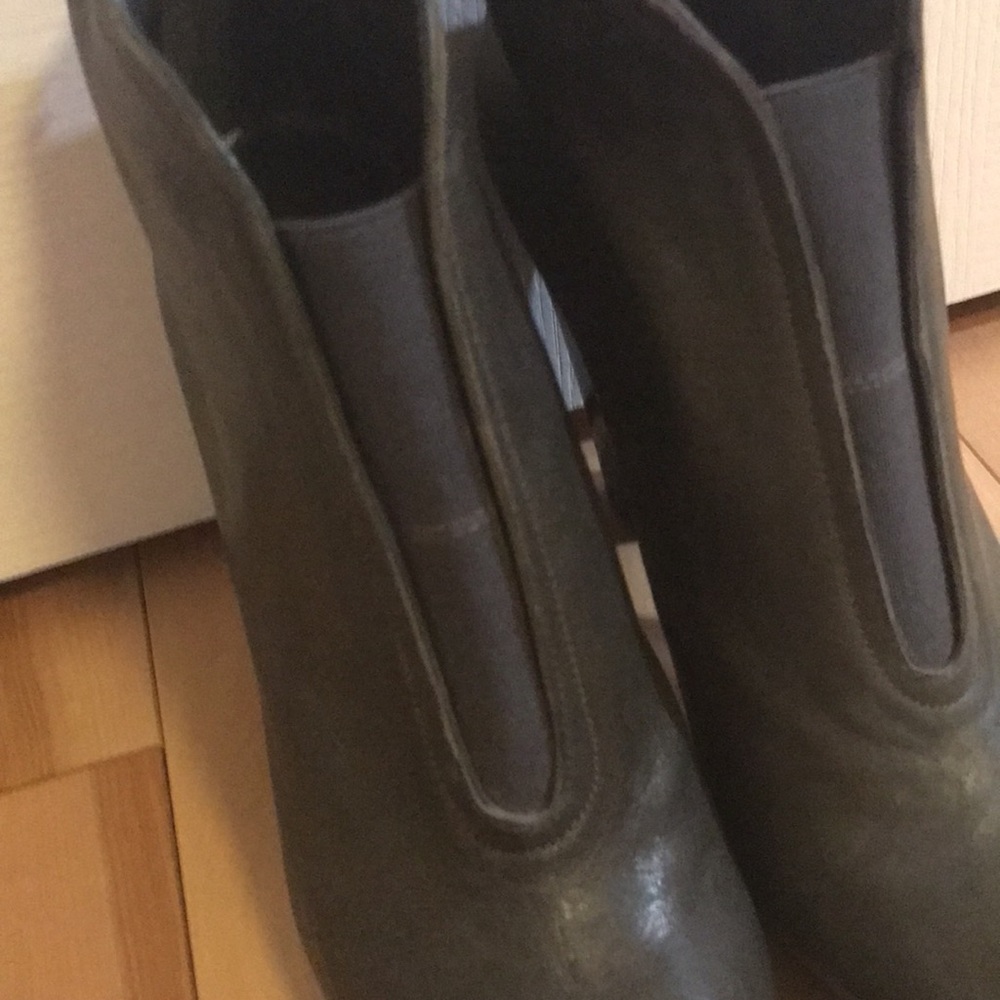 Stuart Weitzman Booties Size 9 - image 2